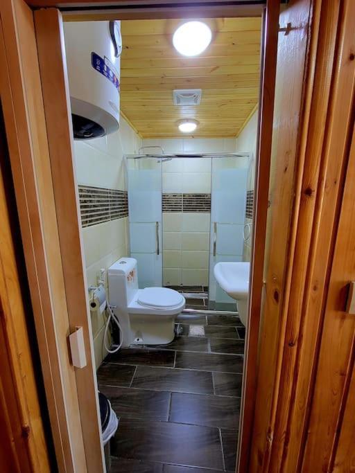Atoom Lodge Jarash Exterior photo