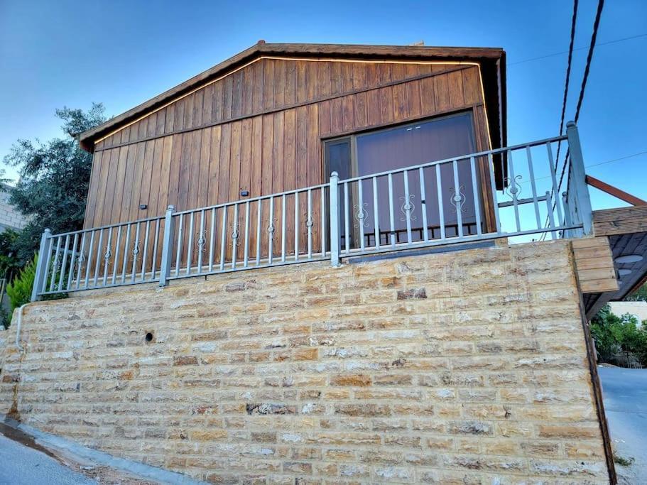 Atoom Lodge Jarash Exterior photo