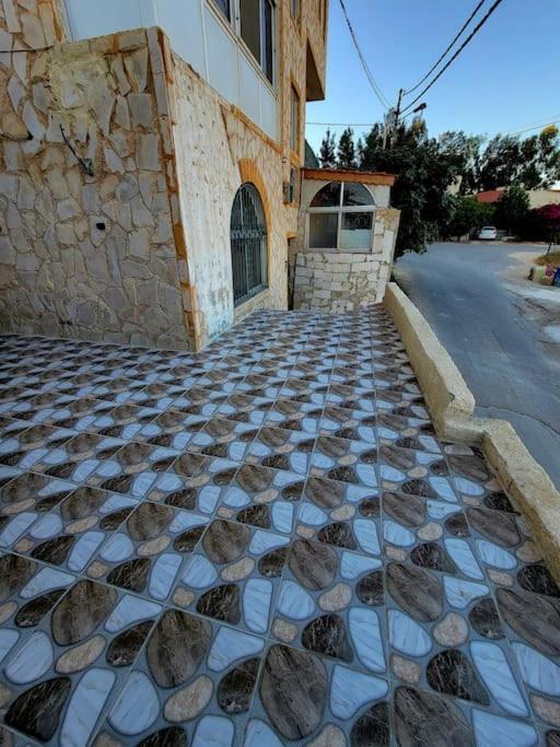 Atoom Lodge Jarash Exterior photo